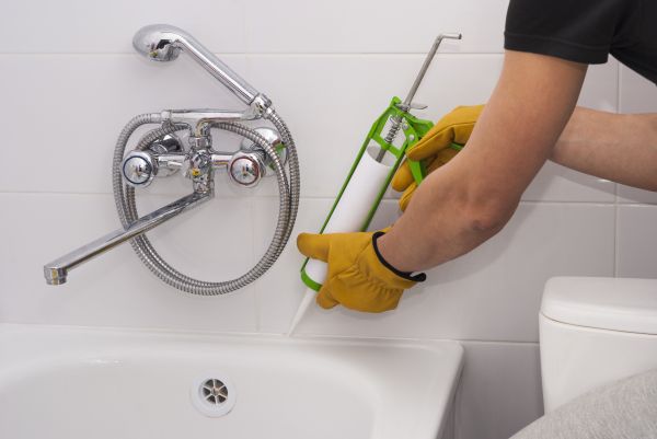 Bathtub Caulking in Cranston